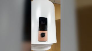 Ciepła woda na żądanie: elektryczny podgrzewacz wody